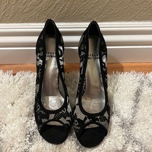 Stuart Weitzman ✨heels black floral lace peephole leather sole size 6 NWOT shoes